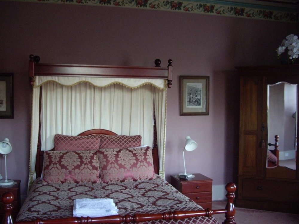 Room image 2